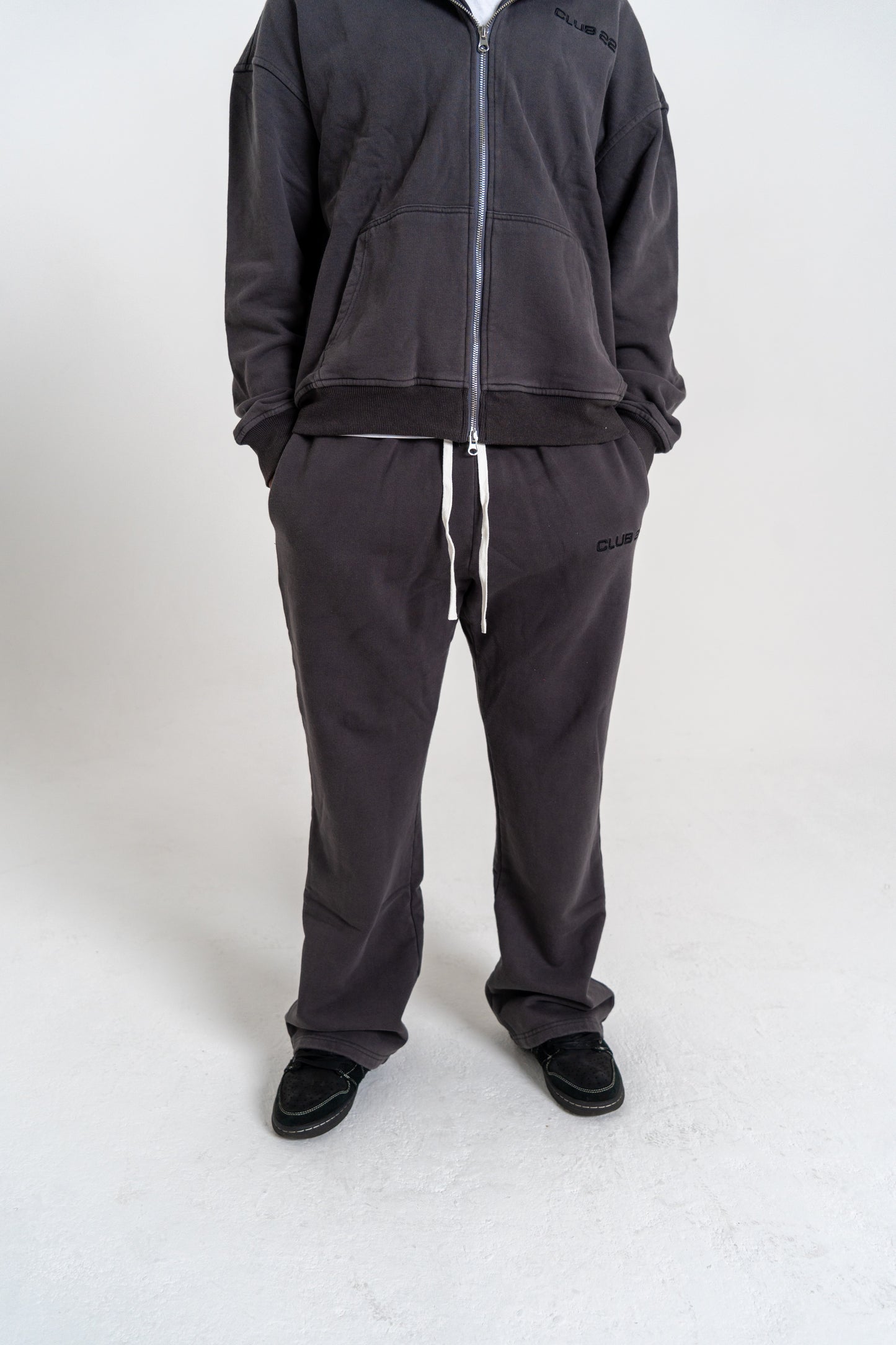 CLUB 22 WASHED STRAIGHT LEGGED PANTS - VINTAGE GREY